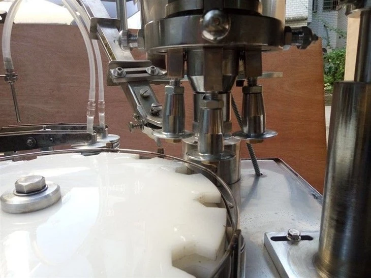 Bottle Filling Machine